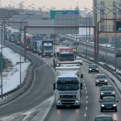 Hogyan adózik a nemzetközi fuvarozás?